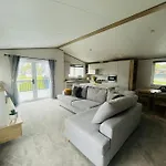 Mulberry Lodge With Hot Tub